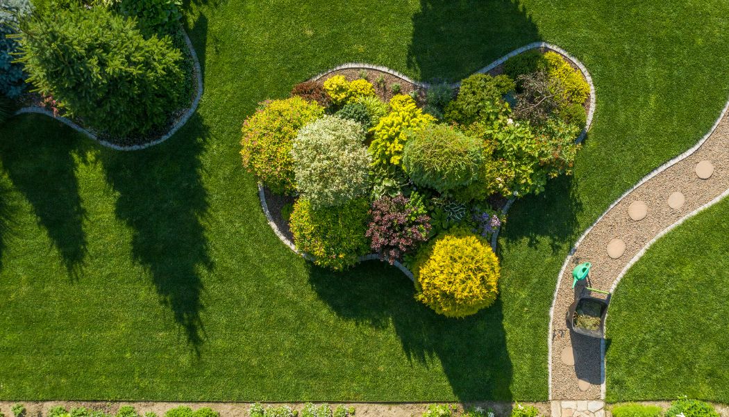 Professioneller Gartenbau aus der Vogelperspektive